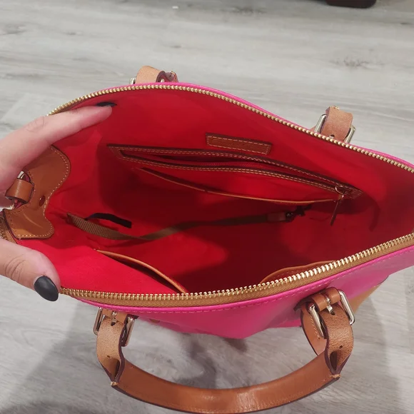 SOLD Dooney & Bourke | Fuschia Dome Satchel - Picture 3 of 8
